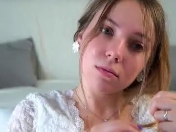 IamCrystal2 – webcam model profile photo Image 11