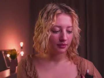 AmyBelmontt – webcam model profile photo Image 2