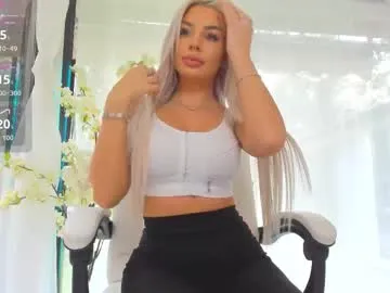 ArianaSole – webcam model profile photo Image 18