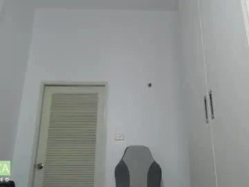 LunaKrismas – webcam model profile photo Image 2