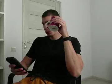 LuannaGray – webcam model profile photo Image 2