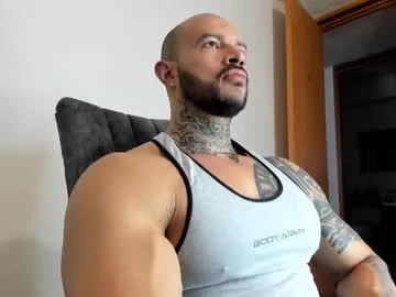 max04 – webcam model profile photo Image 2