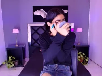 EmilyWeston – webcam model profile photo Image 4