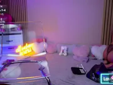 CassieGil – webcam model profile photo Image 11