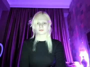 EmilyWeston – webcam model profile photo Image 11