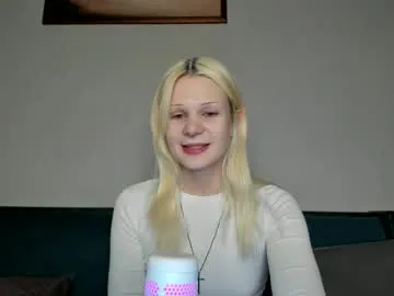 EmilyWeston – webcam model profile photo Image 12