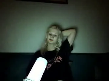 EmilyWeston – webcam model profile photo Image 13