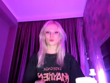 EmilyWeston – webcam model profile photo Image 15