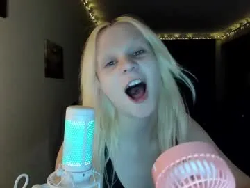 EmilyWeston – webcam model profile photo Image 9