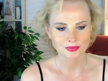 CassieGil – webcam model profile photo Image 15