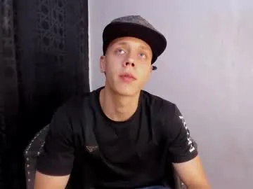 Donovan_Desmond – webcam model profile photo Image 10