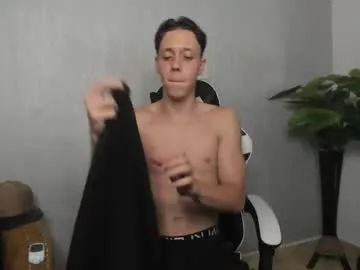 Donovan_Desmond – webcam model profile photo Image 15