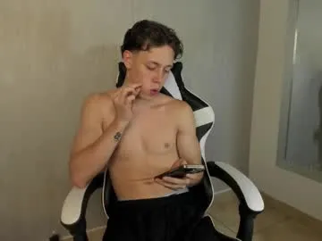 Donovan_Desmond – webcam model profile photo Image 19