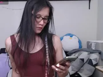 LauraFord – webcam model profile photo Image 9