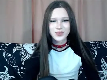 LiliSnow – webcam model profile photo Image 13