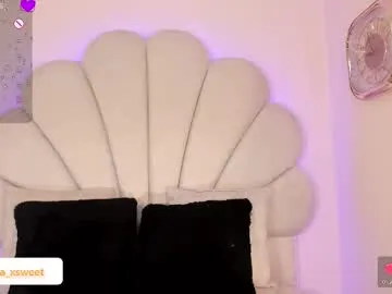 LisWalton – webcam model profile photo Image 2