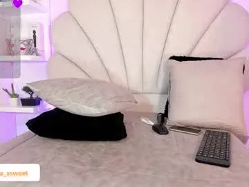 LisWalton – webcam model profile photo Image 3