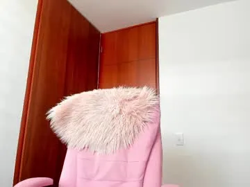 Alikams – webcam model profile photo Image 11