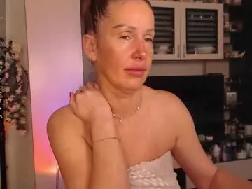 CassieGil – webcam model profile photo Image 18