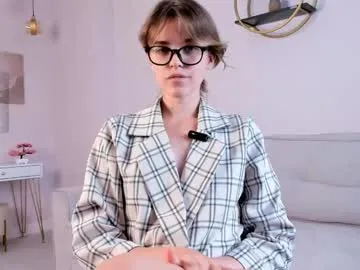 CassieGil – webcam model profile photo Image 4