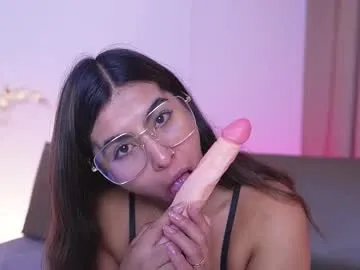 AmyBelmontt – webcam model profile photo Image 15