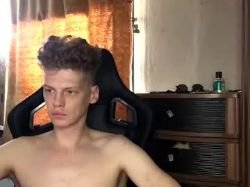 JulyWood – webcam model profile photo Image 11