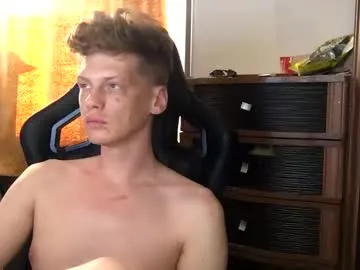 JulyWood – webcam model profile photo Image 9