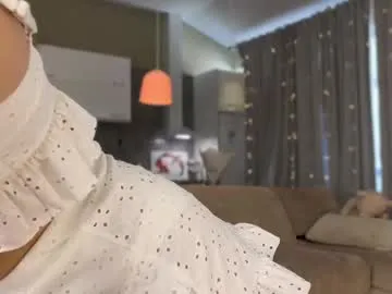 CassieGil – webcam model profile photo Image 9