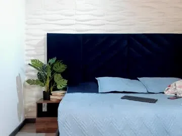 KiraHill – webcam model profile photo Image 17