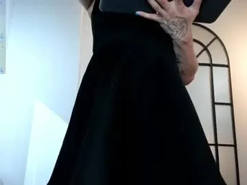 KiraHill – webcam model profile photo Image 6