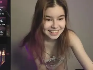 PeachBloom – webcam model profile photo Image 4