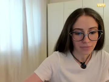 AmyBelmontt – webcam model profile photo Image 15