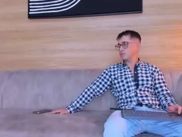 swoopyboy – webcam model profile photo Image 15