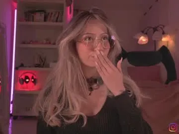 CassieGil – webcam model profile photo Image 11