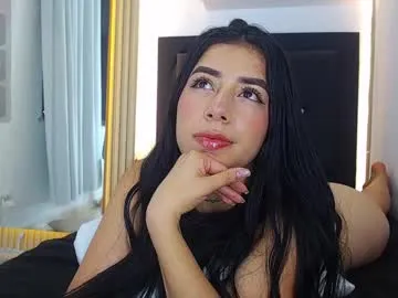 CassieGil – webcam model profile photo Image 4