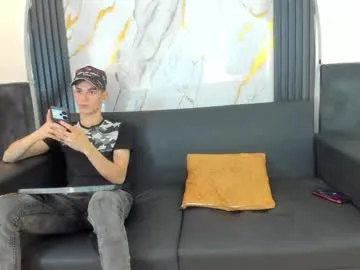 NikkiBea – webcam model profile photo Image 14