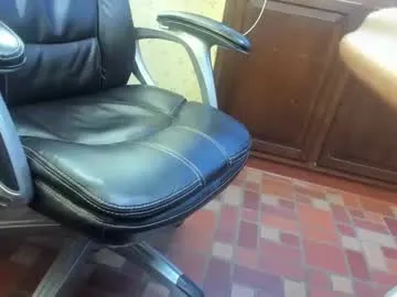 Amylewiss – webcam model profile photo Image 13