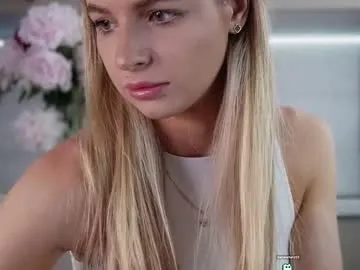 LaraMiller – webcam model profile photo Image 11