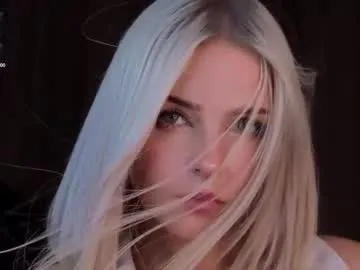 ArianaSole – webcam model profile photo Image 4