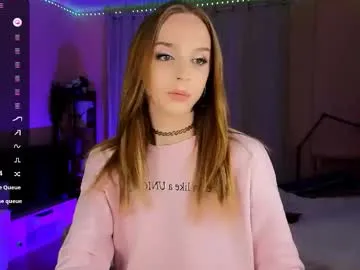 Lololevy – webcam model profile photo Image 17