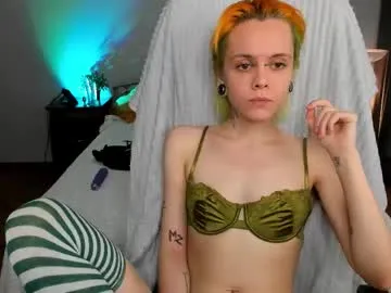 CassieGil – webcam model profile photo Image 12