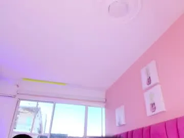 AmyBelmontt – webcam model profile photo Image 4