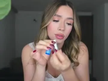 ArianaSole – webcam model profile photo Image 7