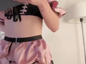 EmilyWeston – webcam model profile photo Image 6