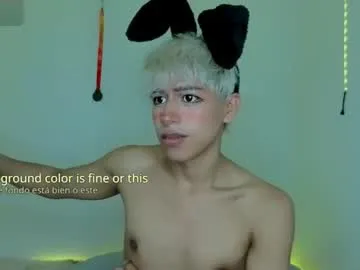 Emmy_Foxx – webcam model profile photo Image 8