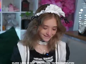 LunaKrismas – webcam model profile photo Image 2