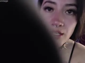 CANDY-3 – webcam model profile photo Image 8