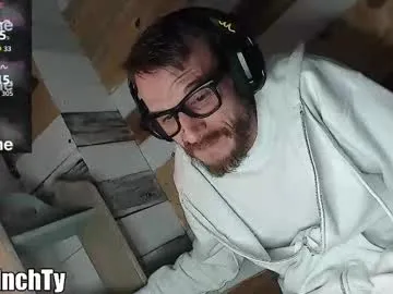 paroncho – webcam model profile photo Image 13