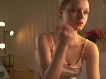 CassieGil – webcam model profile photo Image 6