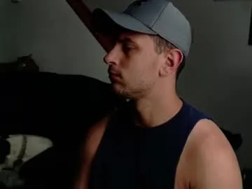 GuivernoStud – webcam model profile photo Image 8